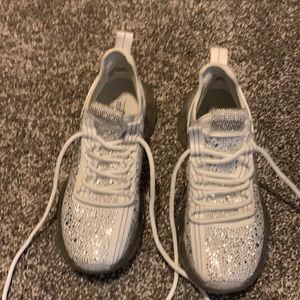 Steve Madden Maxima-R Sneakers Womens 9.5 White Rhinestone